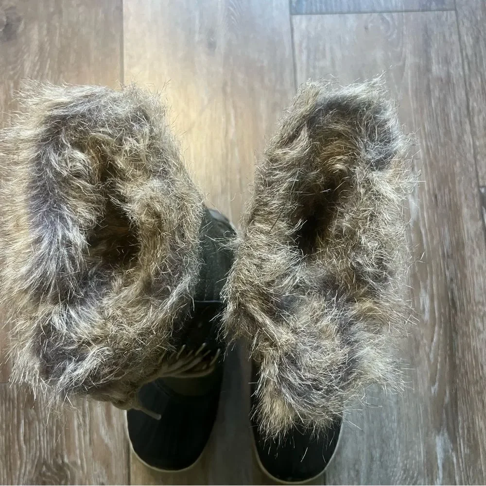 Sorel Tofino II Black & Green Boots (2)